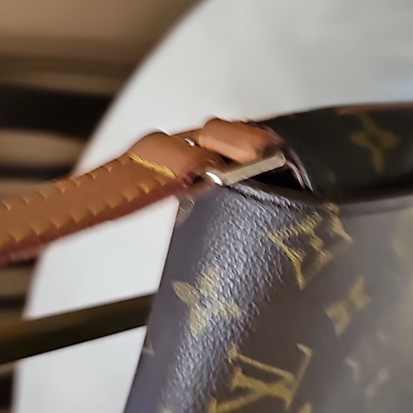 #0040-1111 LOUIS VUITTON MONOGRAM MUSSET SHOULDER BAG - Picture 2 of 12